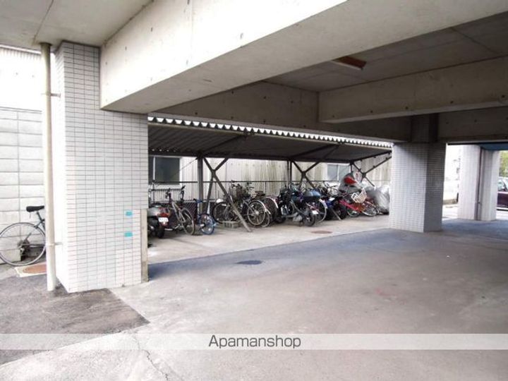 岡山県岡山市北区白石西新町の賃貸マンションの外観