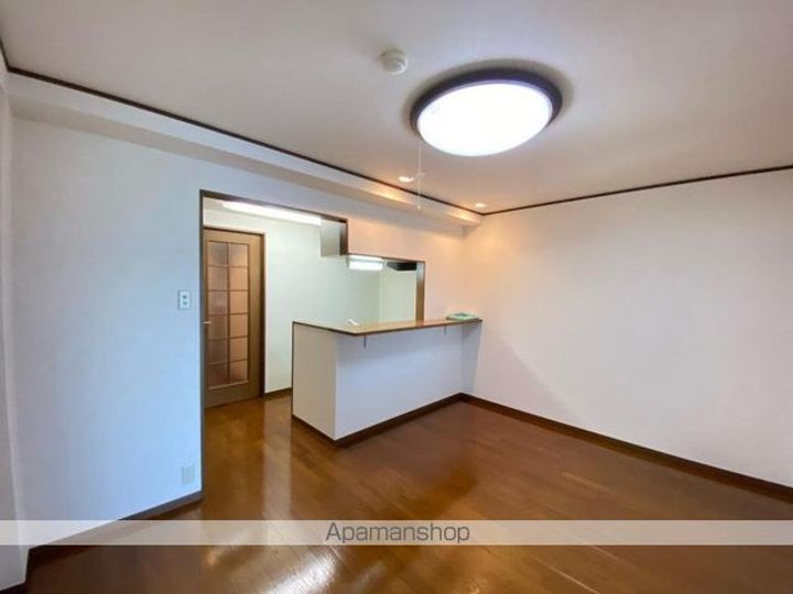 サウスプラザ六条205の居間