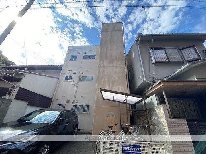 マンション宮脇の外観