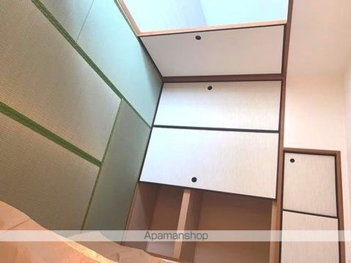 フィール野川Aの玄関