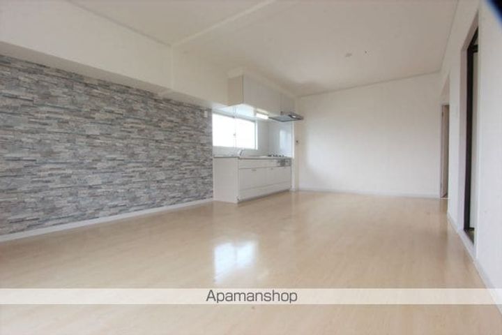 サンコーポ陣の原(ギャラン瀬板)の居間