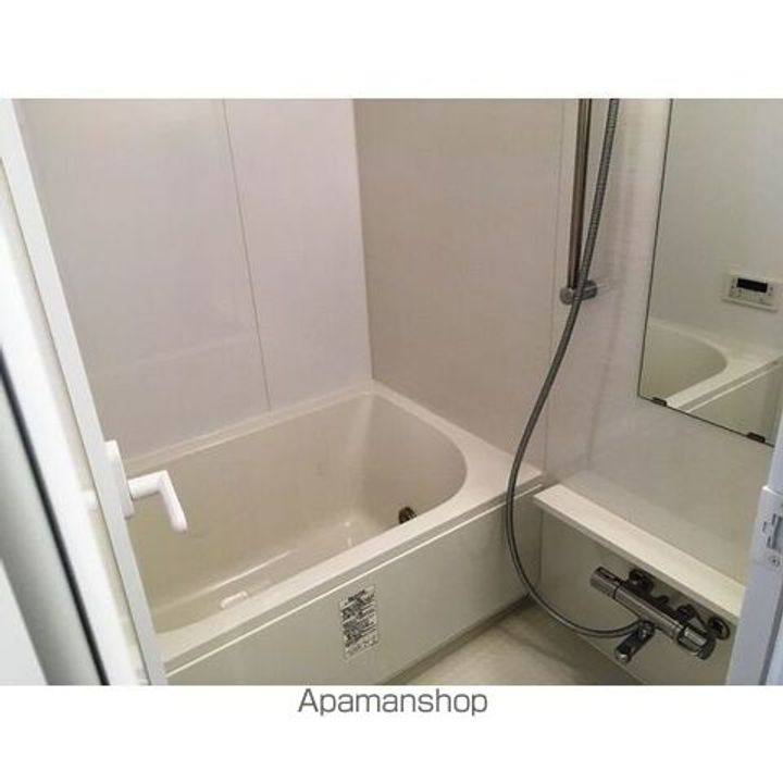 愛知県名古屋市東区泉1丁目の賃貸マンションの内装