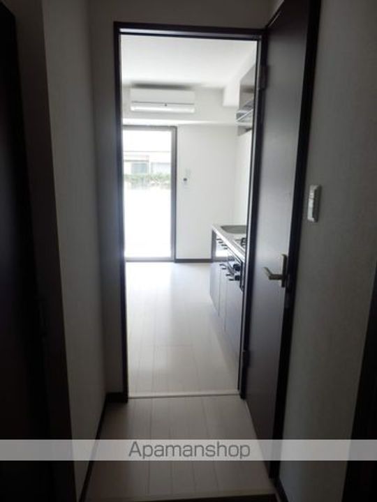 千葉県千葉市中央区登戸2丁目の賃貸マンションの玄関