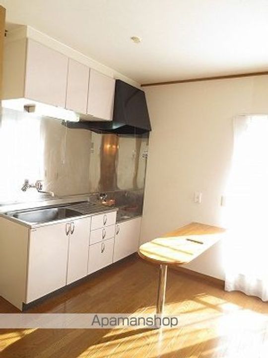 静岡県浜松市中央区助信町の賃貸アパートのキッチン