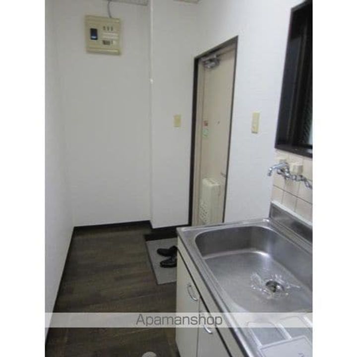 ジュネパレス403の玄関