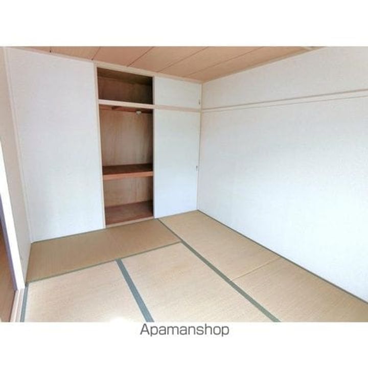 シャトルチグサ A棟の内装