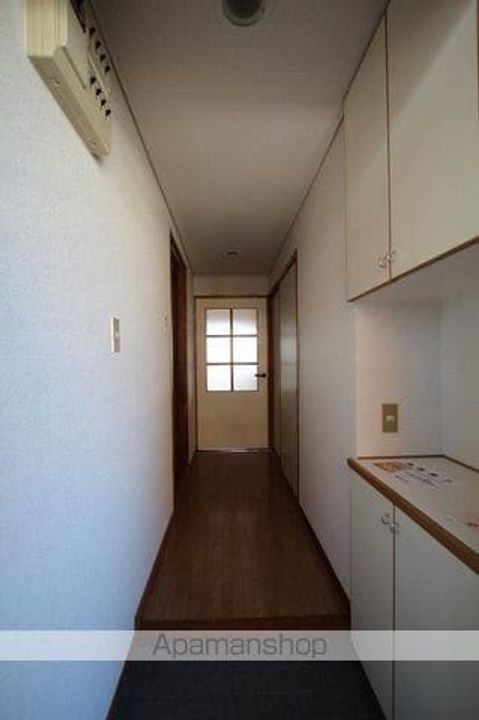 中山マンション(林町)302の玄関