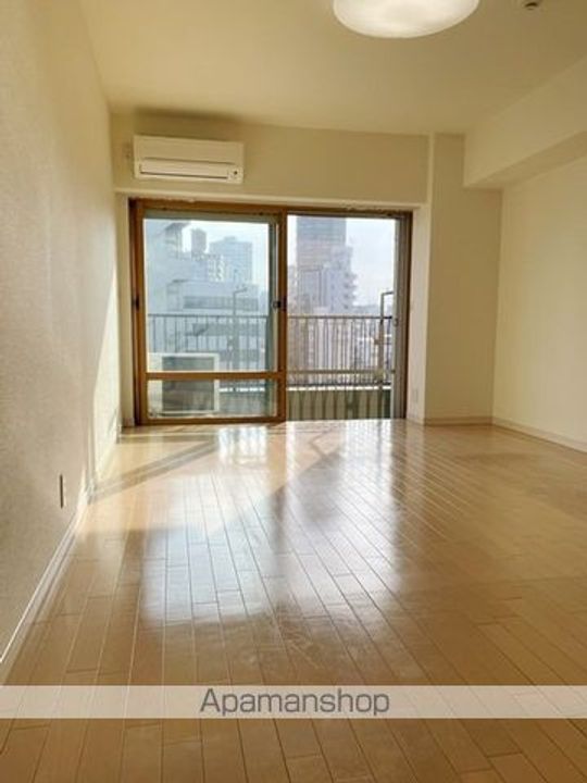 ヴェラハイツ市ヶ谷の居間