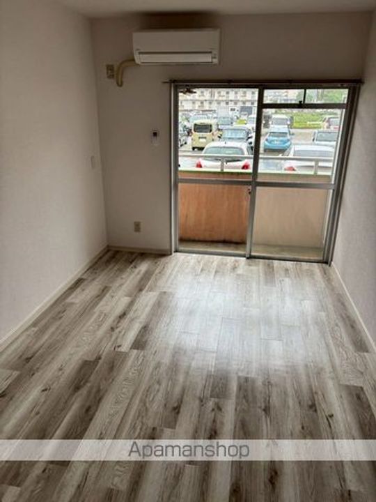 グリーンコート110の居間
