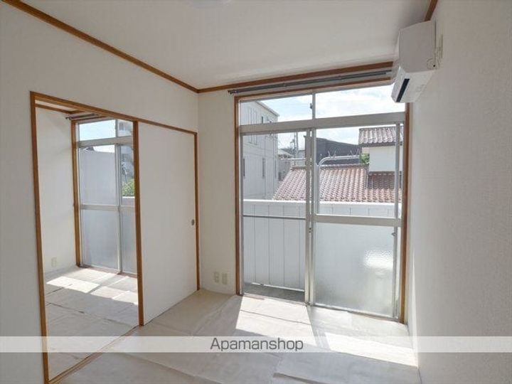 福島県郡山市菜根1丁目の賃貸アパートの居間