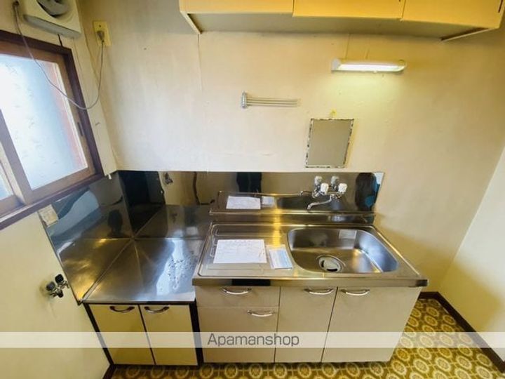 石山マンション2F左のキッチン