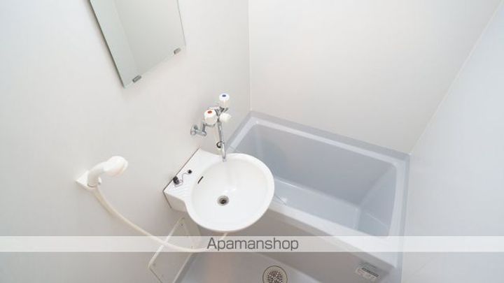 レオパレス南加賀屋の居間