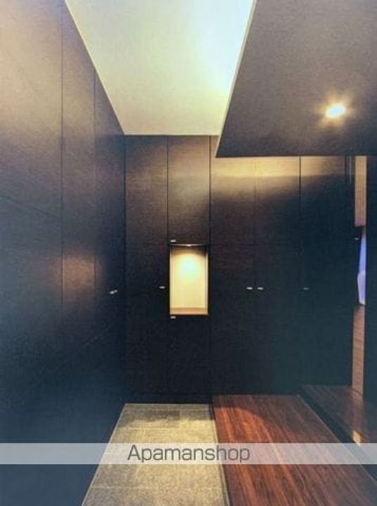 リアリティ福岡の玄関