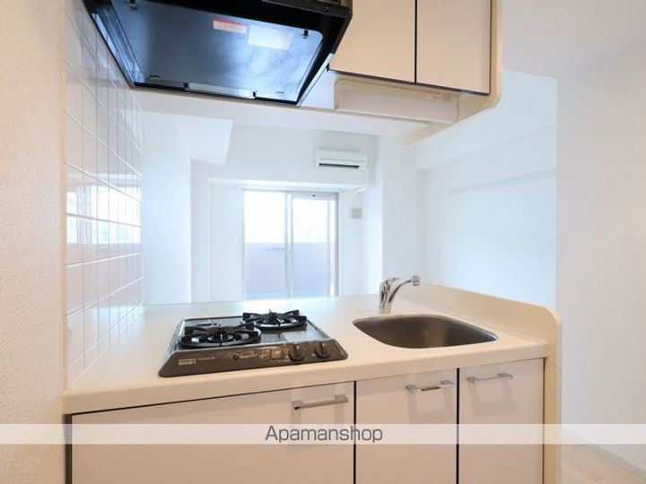 愛知県名古屋市中区伊勢山1丁目の賃貸マンション1301のキッチン