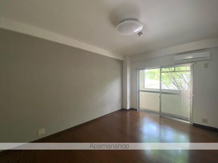 香川県さぬき市志度の賃貸マンションの居間