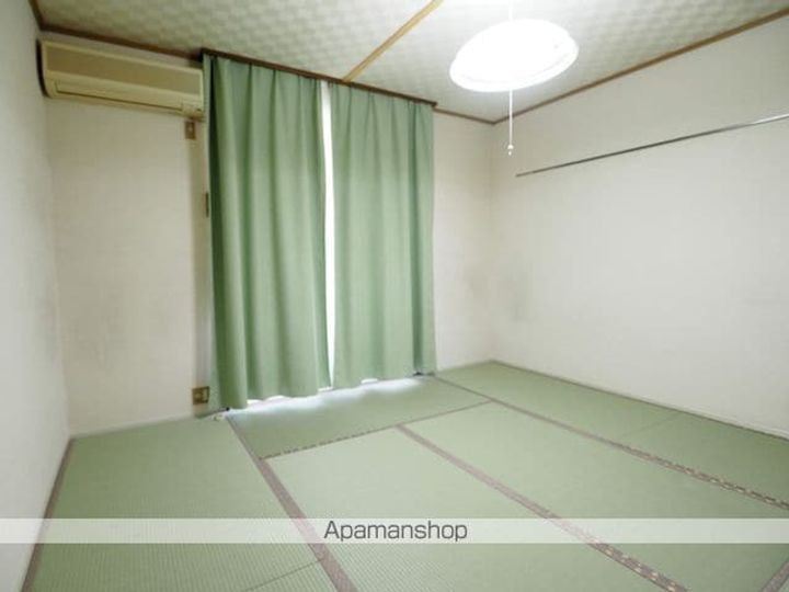 クイーンハイム203の居間