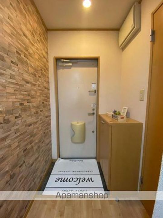 グレースタウンⅡ A棟A105の玄関