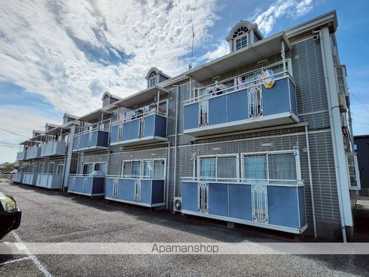 クレストコートA棟103の外観