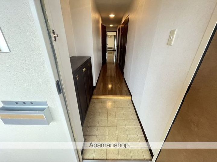 シャトーム大森602の玄関