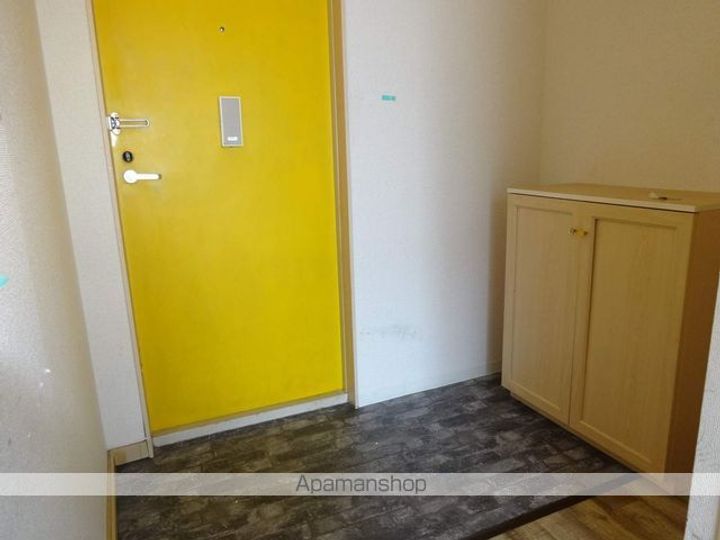 ファーストガーデン201の玄関