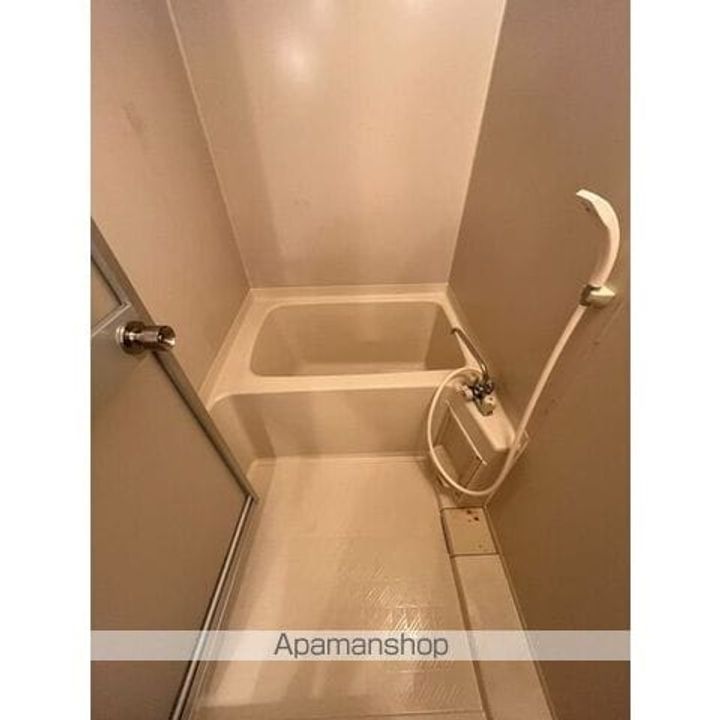 SURPLUS TWO SUZUKIの風呂