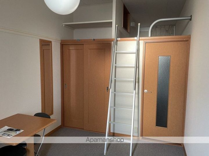 レオパレスオリザ アウレアの居間