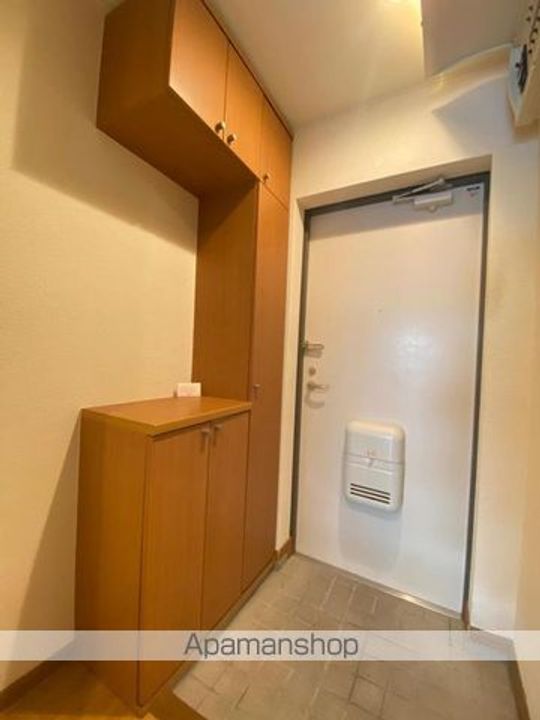 香川県高松市上天神町の賃貸マンションの玄関