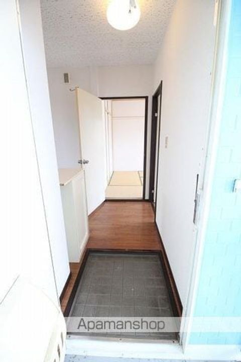 ハイツ湖畔202の玄関