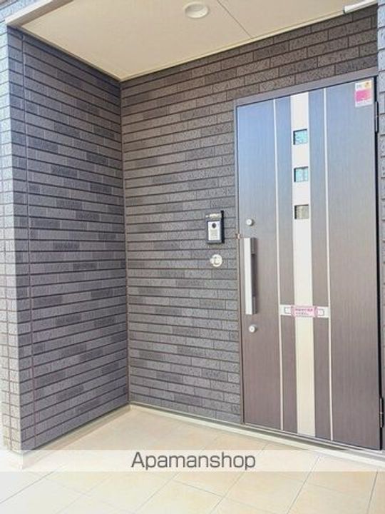 埼玉県深谷市東方の賃貸アパートの玄関