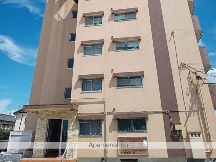 群馬県太田市岩松町の賃貸マンションの外観