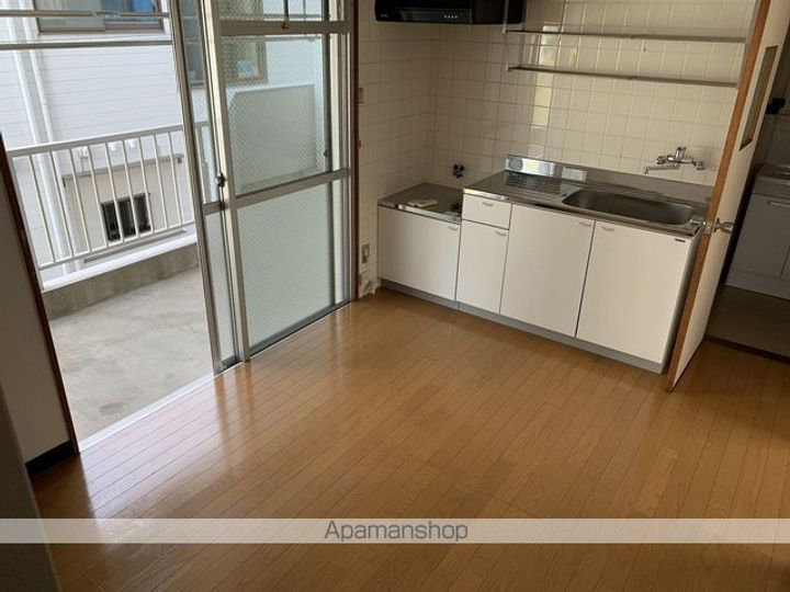 アーバン新町101の居間