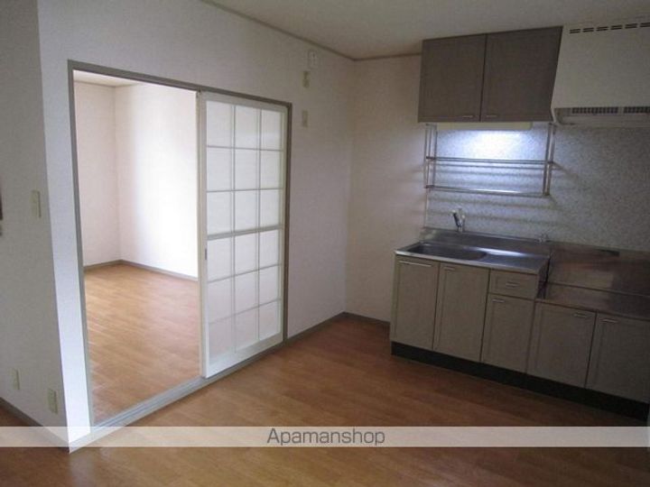 ガーデンパレス宮下B107の居間