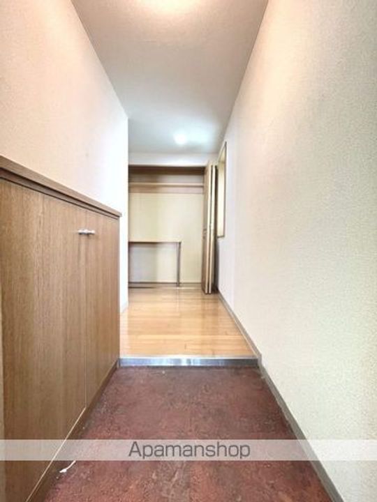 ガーデン人見の玄関