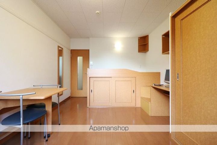 レオパレスマウンテン2112の居間