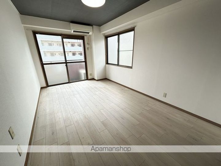 川口ビル・SS3-Aの居間