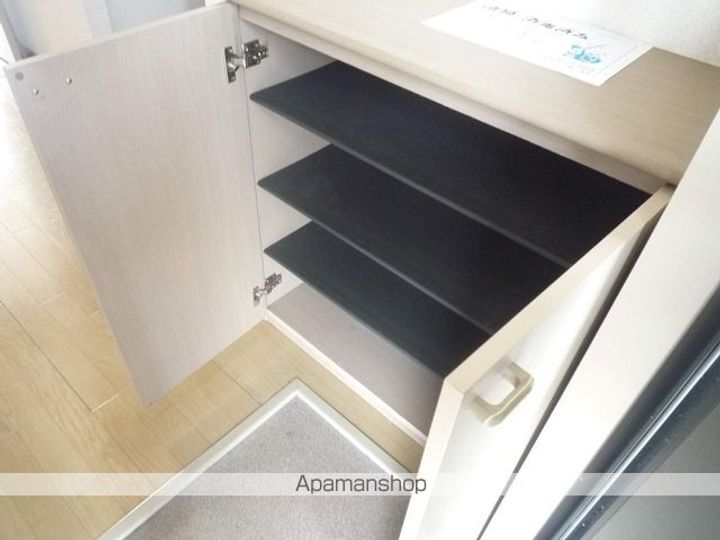 プリシェールキャッスルC棟の玄関