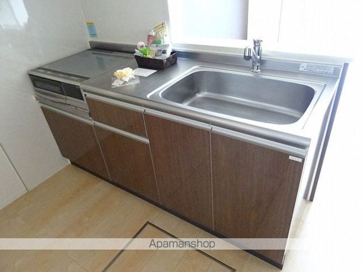 宮城県仙台市宮城野区東仙台4丁目の賃貸アパートのキッチン