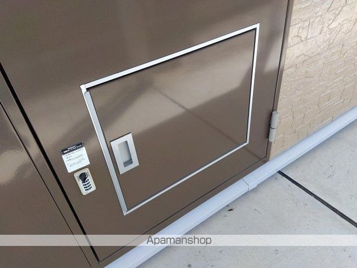 レオパレスルミエール双月203の玄関