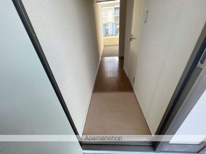 ソレーユ103の玄関