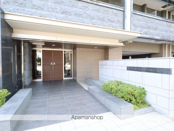 プレサンスジェネ葵の外観