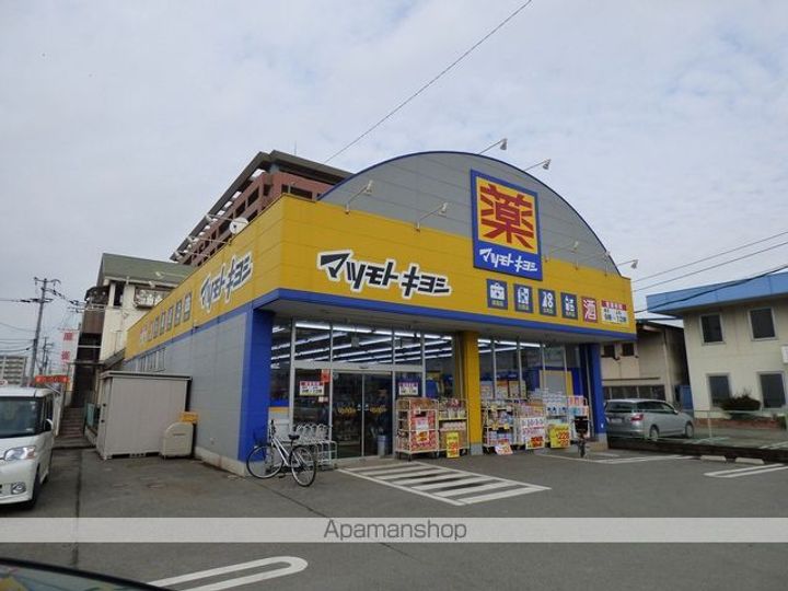 レヴール アムールの周辺