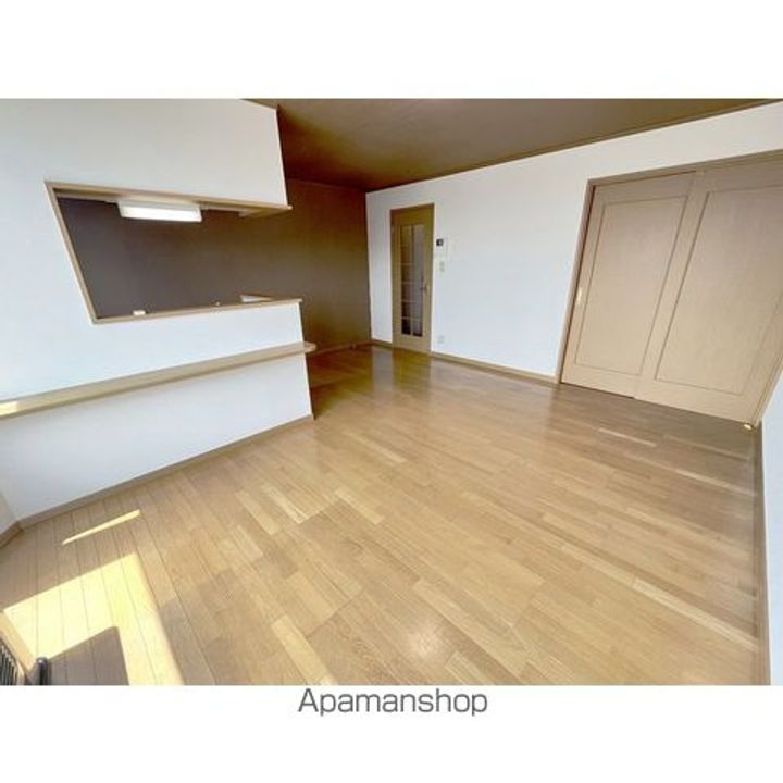 ハイツポパム203の居間