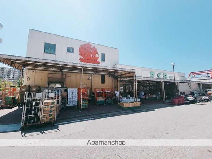 アクロス高品の周辺