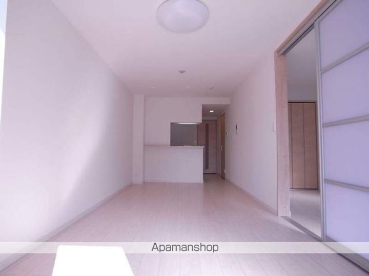 東京都足立区扇2丁目の賃貸マンションの居間