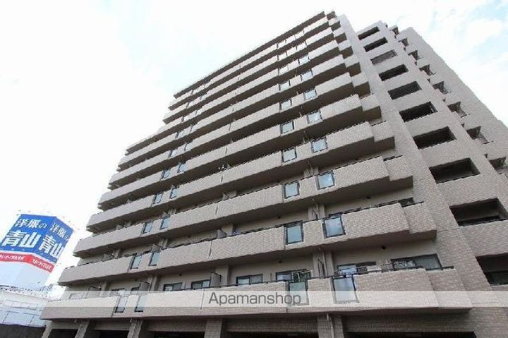 サーパス三条の外観