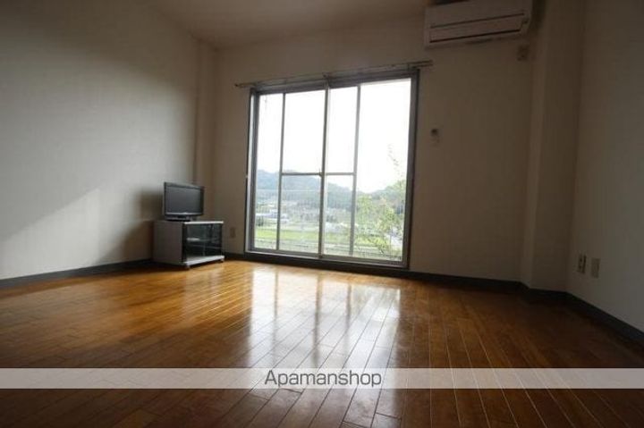 香川県さぬき市志度の賃貸アパートの内装