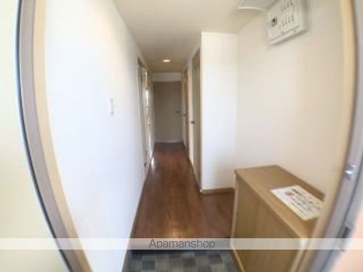 滋賀県近江八幡市安土町小中の賃貸マンションの玄関