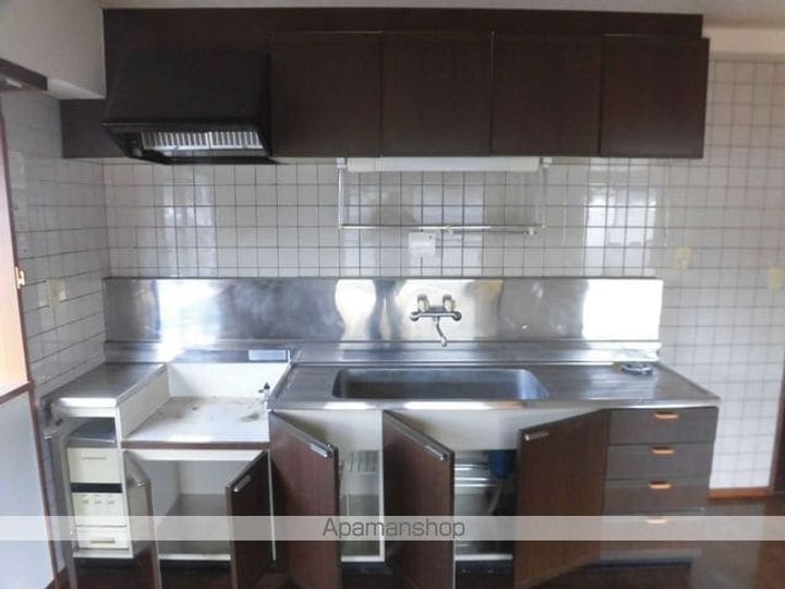 八百真マンション小島301のキッチン