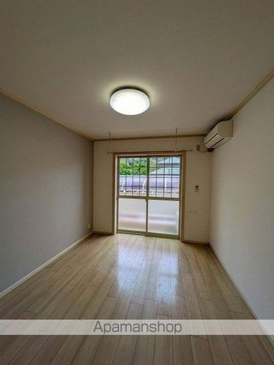 マンションクイーン101の居間