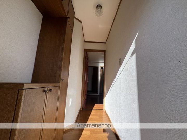 サンポエムC棟102の玄関